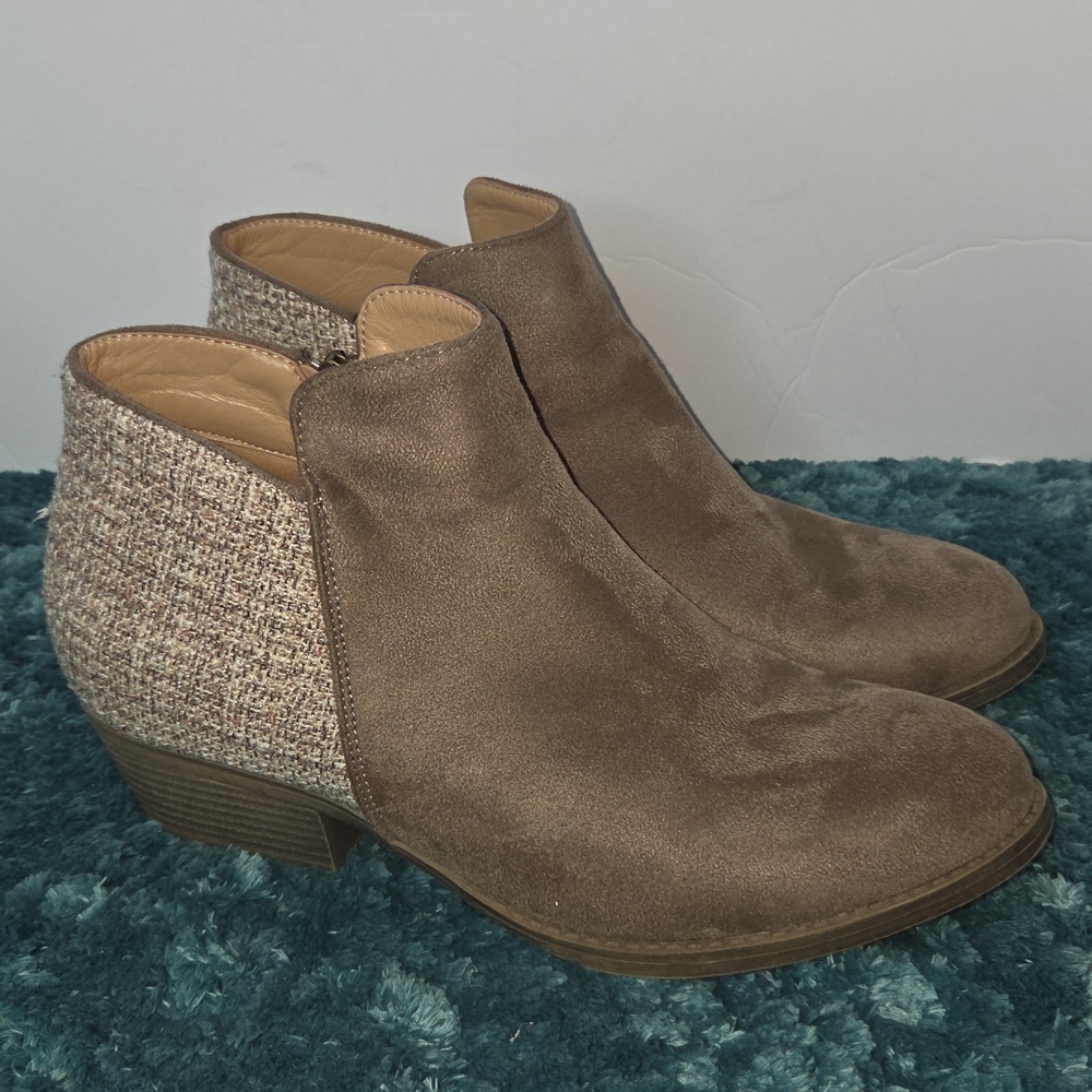Corky's Prevail Women's Taupe Suede Block Heel Ankle Boots Size 11